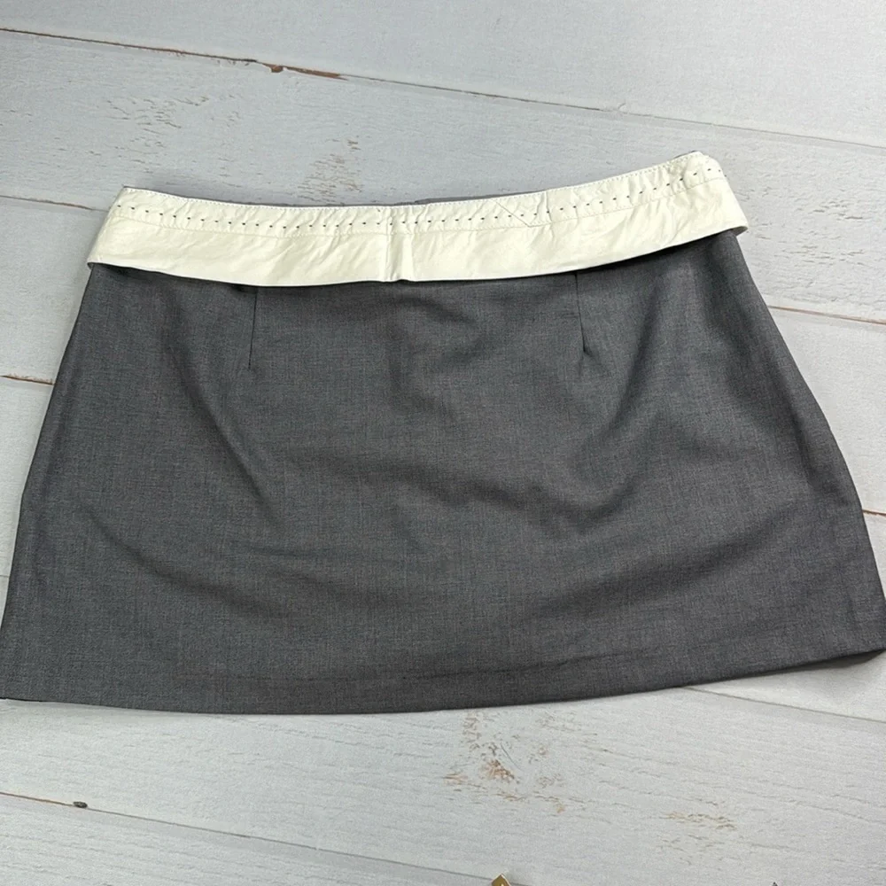 NIA Mid Rise Grey Fold Over Mini Skort Size Medium - Picture 7 of 7